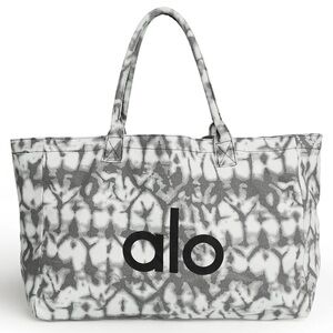ALO Yoga Iconic Shopper Tote
